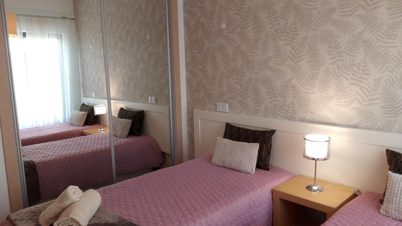 Appartement T2 De Luxo Em Albur-village A 10 Minutos Da A Pe