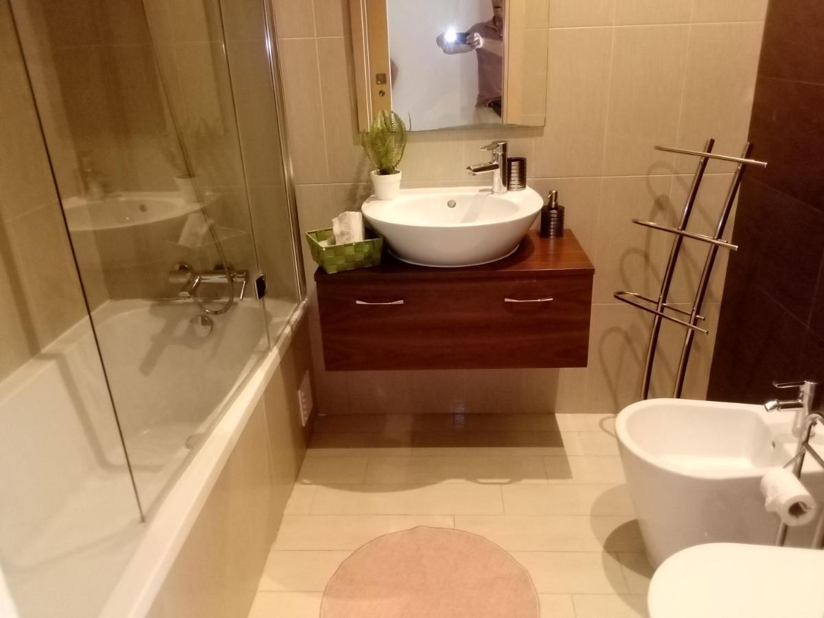 T2 De Luxo Em Albur-village A 10 Minutos Da A Pe *